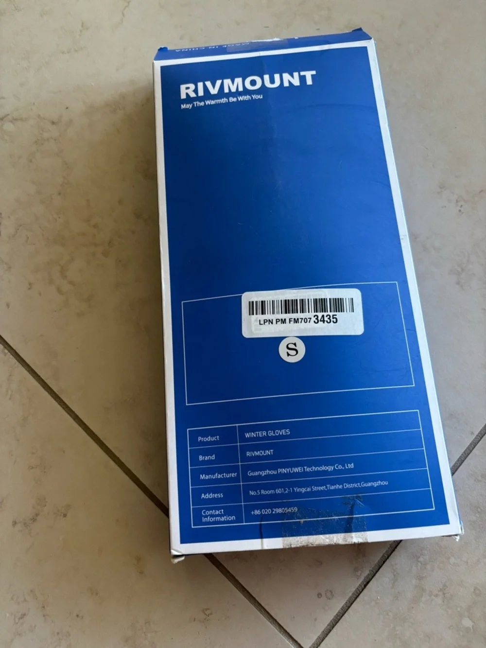 Black Insulated Winter Gloves - Picture 3 of 6